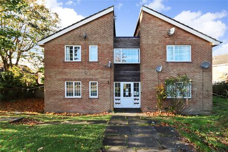 Mollyfair Close, 1 bedroom  Flat for sale, £60,000