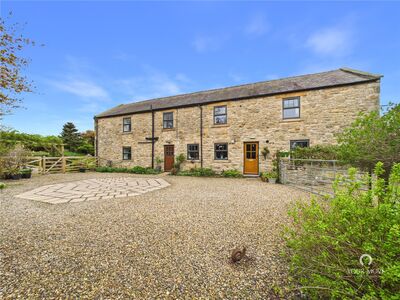 Heathfield Farm, 4 bedroom Link Detached House for sale, &pound;675,000
