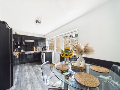 2 bedroom End Terrace House for sale