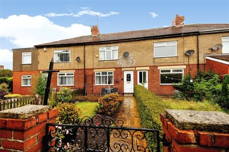 Crawford Gardens, 2 bedroom Mid Terrace House to rent, &pound;750 pcm
