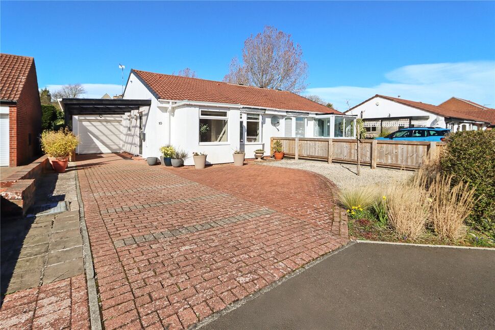 Main image of 2 bedroom Semi Detached Bungalow for sale, Fernlea Gardens, Crawcrook, Ryton, Tyne and Wear, NE40
