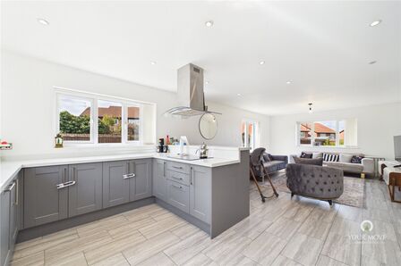 Cushy Cow Lane, 3 bedroom Detached Bungalow for sale, &pound;375,000