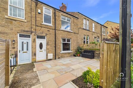 3 bedroom Mid Terrace House for sale