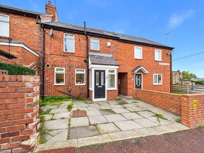 2 bedroom Mid Terrace House for sale