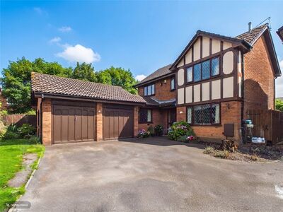 Thorpe Close, 4 bedroom Detached House for sale, &pound;365,000