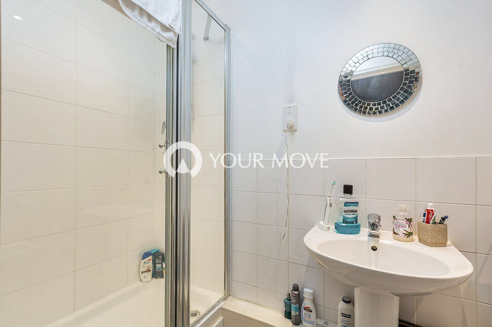En-Suite Bathroom