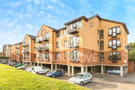 London Road, 1 bedroom  Flat to rent, £1,000 pcm