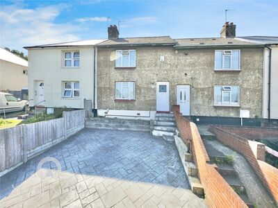 3 bedroom Mid Terrace House for sale