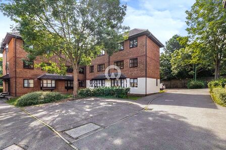 Osbourne Road, 2 bedroom Flat to rent, &pound;1,475 pcm