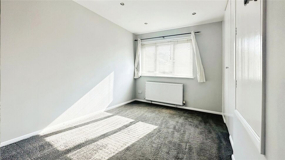 2 bedroom Mid Terrace House for sale, Chatsworth Road, Dartford, DA1