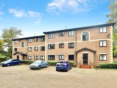 Winston Close, 1 bedroom  Flat for sale, £160,000