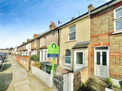 St. Albans Road, 2 bedroom Mid Terrace House for sale, £300,000