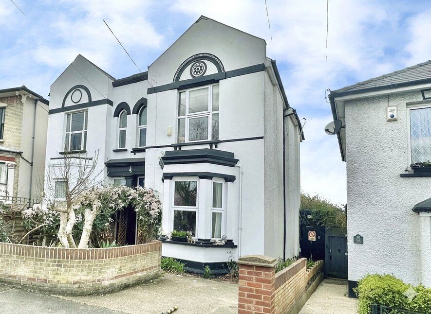 Main image of 4 bedroom Semi Detached House for sale, Station Road, Crayford, Dartford, DA1