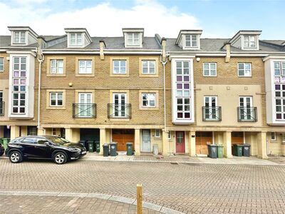 4 bedroom Mid Terrace House for sale