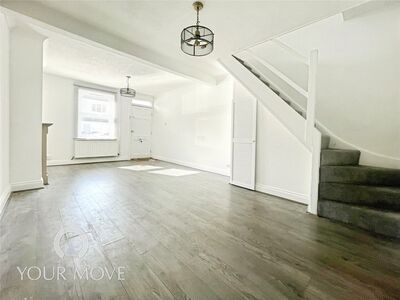 3 bedroom Mid Terrace House to rent