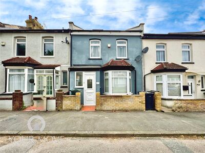 3 bedroom Mid Terrace House for sale