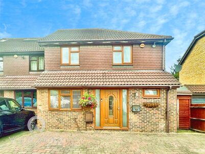 Wayville Road, 3 bedroom Semi Detached House for sale, £475,000