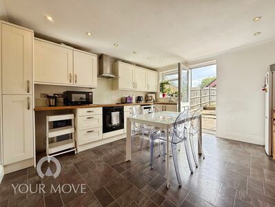 2 bedroom Flat for sale