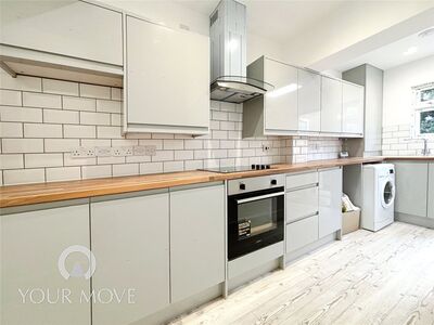 3 bedroom Mid Terrace House to rent