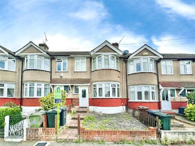 3 bedroom Mid Terrace House for sale