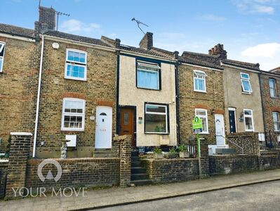 4 bedroom Mid Terrace House for sale