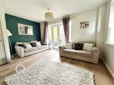 3 bedroom End Terrace House to rent