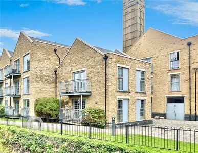 2 bedroom End Terrace House for sale