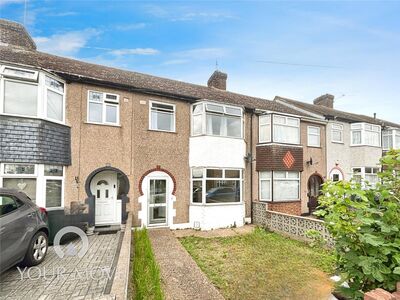 3 bedroom Mid Terrace House to rent