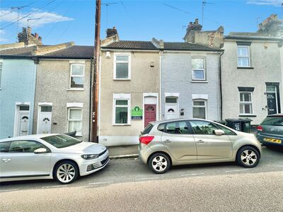Castle Street, 2 bedroom Mid Terrace House for sale, £240,000