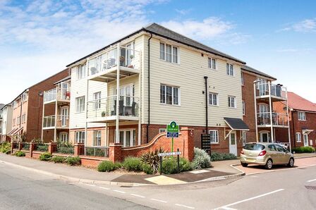 Laurence Rise, 2 bedroom  Flat for sale, £265,000