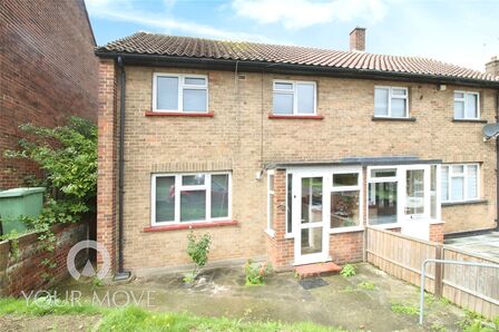 1 bedroom Semi Detached Room to rent