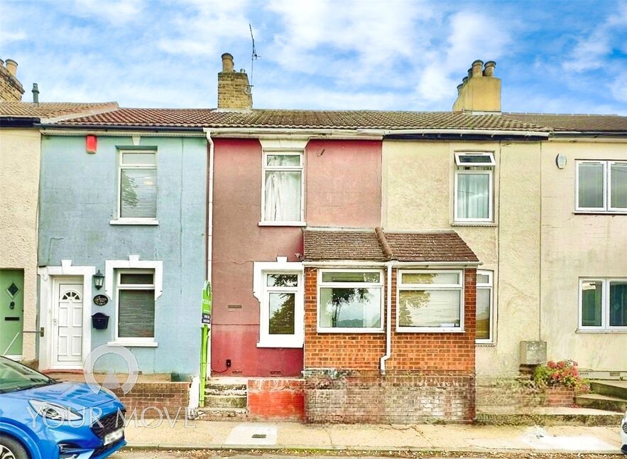 2 bedroom Mid Terrace House for sale
