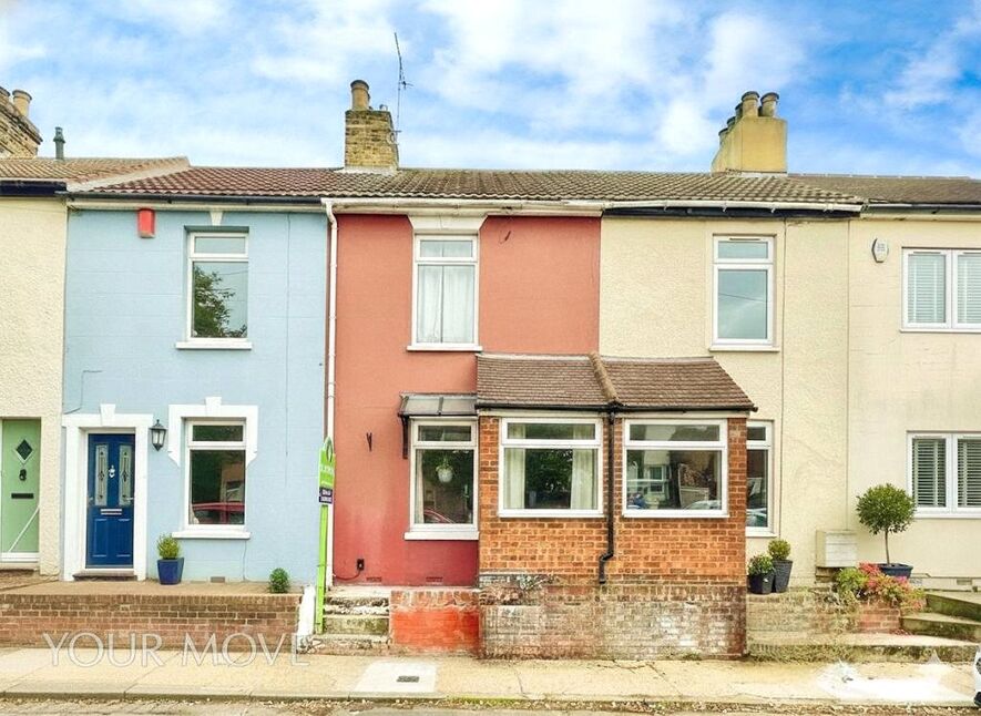 2 bedroom Mid Terrace House for sale
