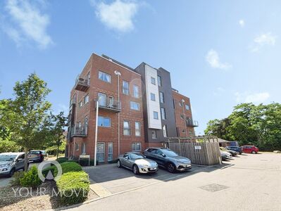 Stones Avenue, 3 bedroom Flat to rent, &pound;2,200 pcm