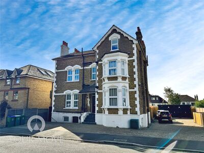 1 bedroom Detached Room to rent