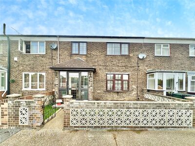 3 bedroom Mid Terrace House for sale