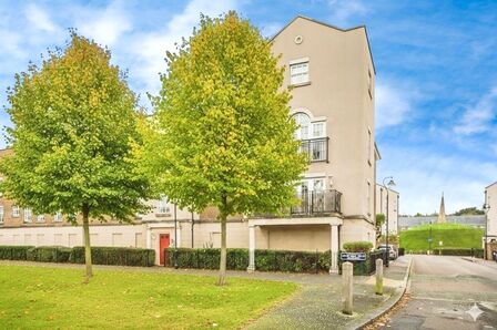 3 bedroom  Flat for sale