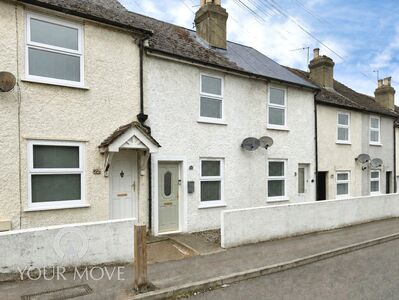 2 bedroom Mid Terrace House for sale