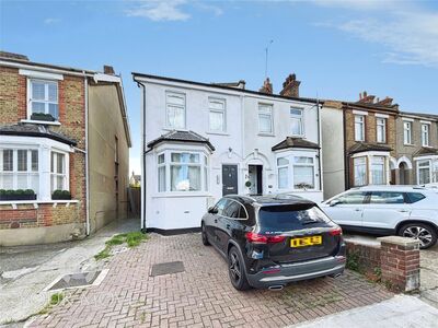 Priory Road, 1 bedroom Property to rent, &pound;1,000 pcm