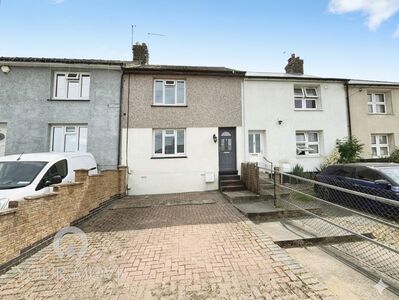 Willow Road, 3 bedroom Mid Terrace House to rent, &pound;1,800 pcm