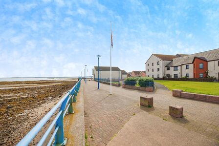 2 bedroom  Flat for sale