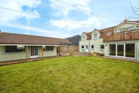 4 bedroom End Terrace House for sale