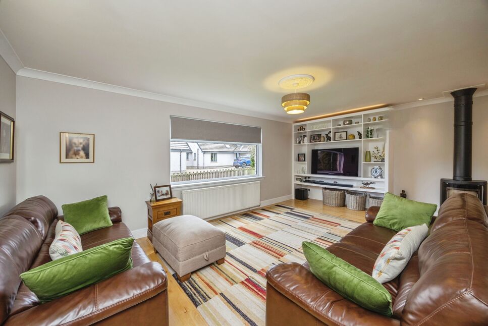 Lounge / Dining