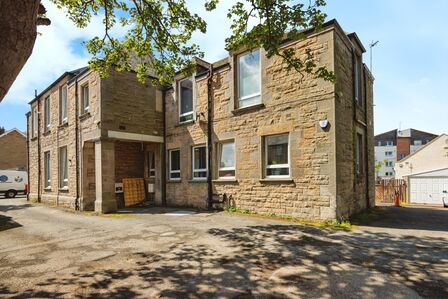 Newtoft Street, 2 bedroom  Flat for sale, £165,000