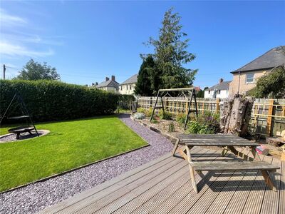 McKinlay Terrace, 3 bedroom  Flat to rent, £1,400 pcm
