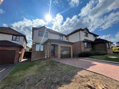 Rose Gardens, 3 bedroom Detached House to rent, £1,700 pcm