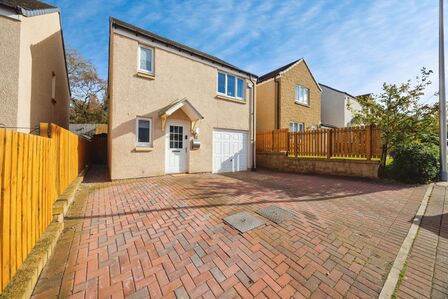 Whitehouse Crescent, 3 bedroom Detached House for sale, £270,000