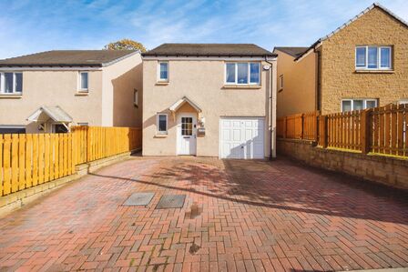 Whitehouse Crescent, 3 bedroom Detached House for sale, £275,000