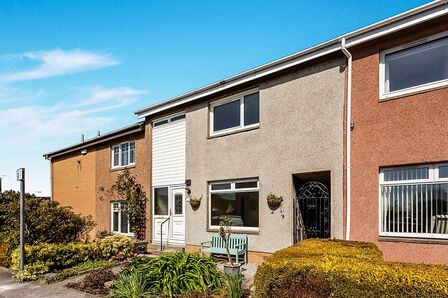 Forth Court, 2 bedroom Mid Terrace House to rent, £1,025 pcm