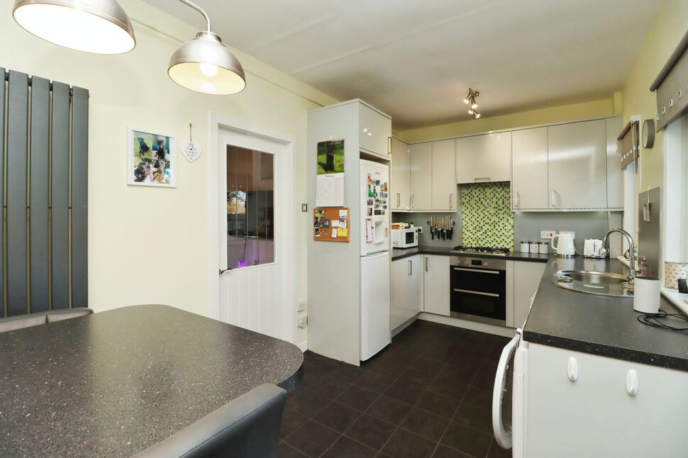 3 bedroom Mid Terrace House for sale, Parkside Street, Rosyth, KY11 £